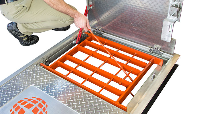 SAFE HATCH Safety access grates